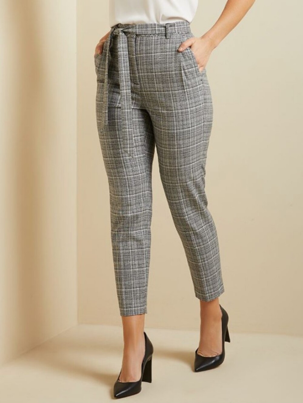 RW&CO grey plaid dress pants tie belt size 0